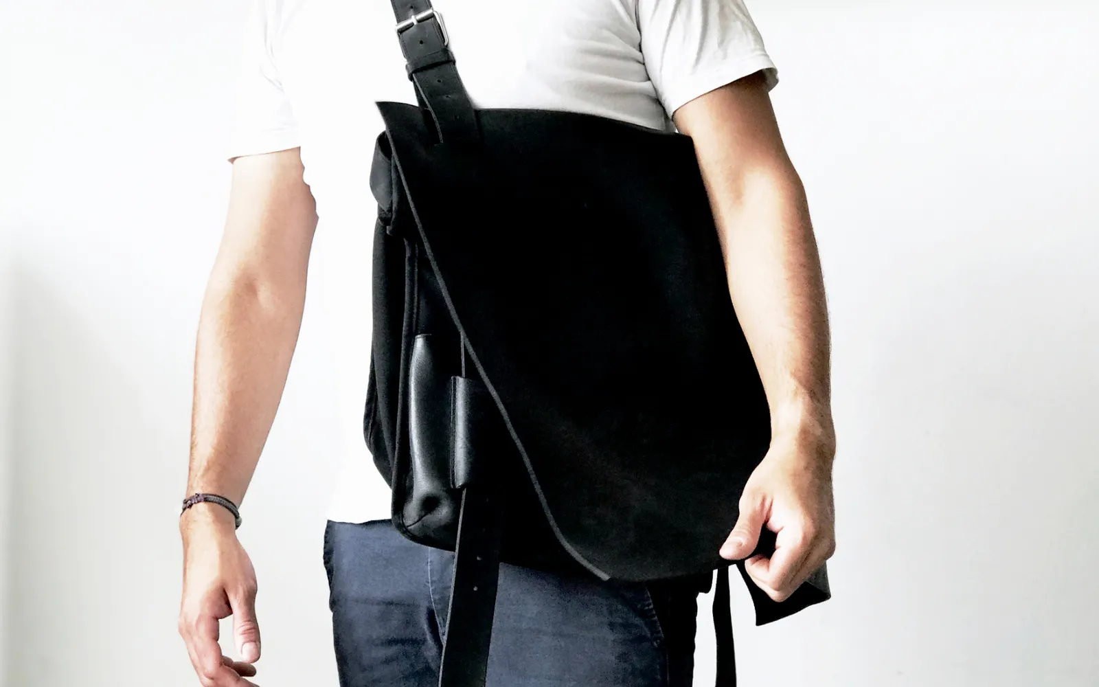 LAR BAGS, image 2 of 7